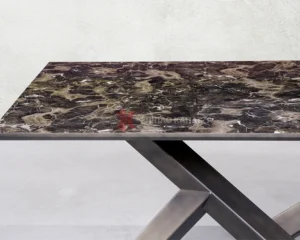 Τραπεζαρία με όψη μαρμάρου