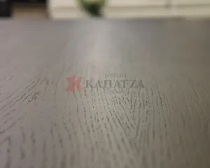 Στιβαρό Ξύλινο Τραπέζι Φαγητού