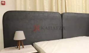 Μοντέρνο σετ κρεβατοκάμαρας με ντυμένο κεφαλάρι και όψης μαρμάρου