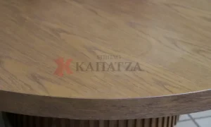 Σετ τραπεζάκια σαλονιού σε ξύλο δρυ και λάκα με Ριγέ Υφή