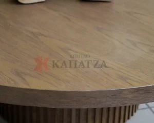 Σετ τραπεζάκια σαλονιού σε ξύλο δρυ και λάκα με Ριγέ Υφή